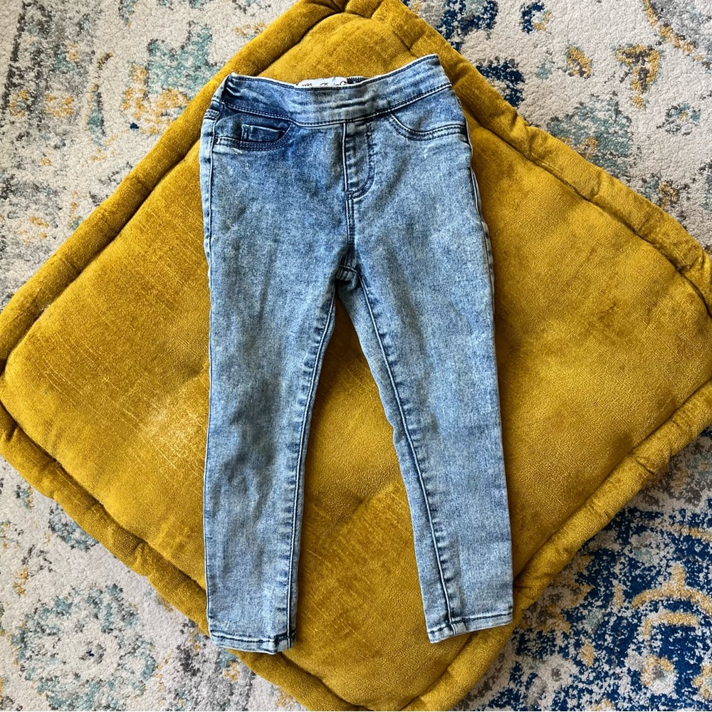 ***Moving Sale*** Denim & Co Little Girls Acid Wash Style Blue Denim Jeans